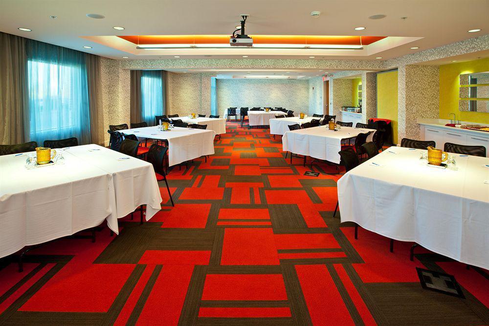 Hotel Indigo Columbus Architectural Center, An Ihg Hotel Restaurant photo